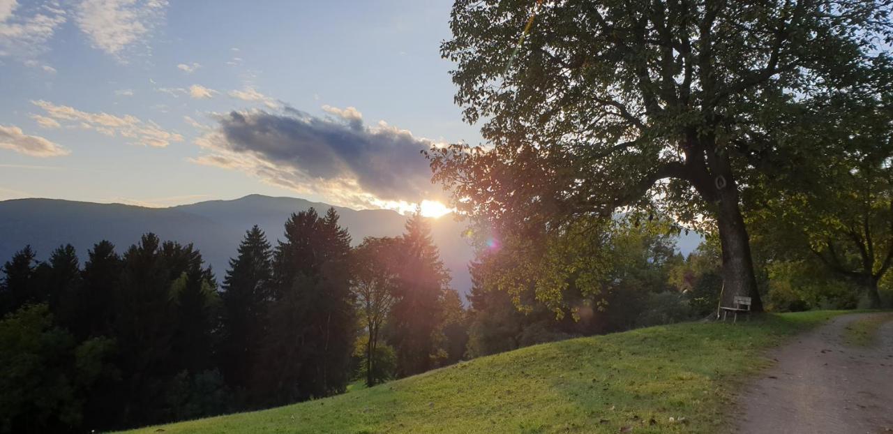 Berggasthof Karlbauer Lendorf ภายนอก รูปภาพ